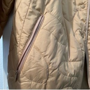 Lulu Lemon quilted jacket. Light weight